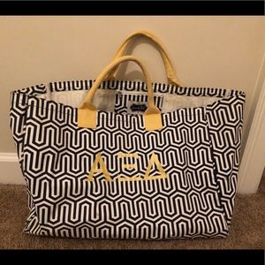 Alpha Xi Delta carry tote